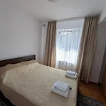 Flori Apartment *